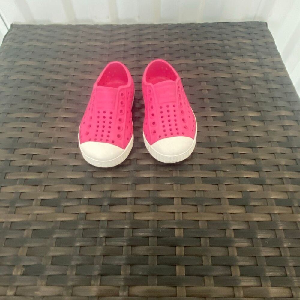 Native Jefferson shoes, size C6 toddler 6